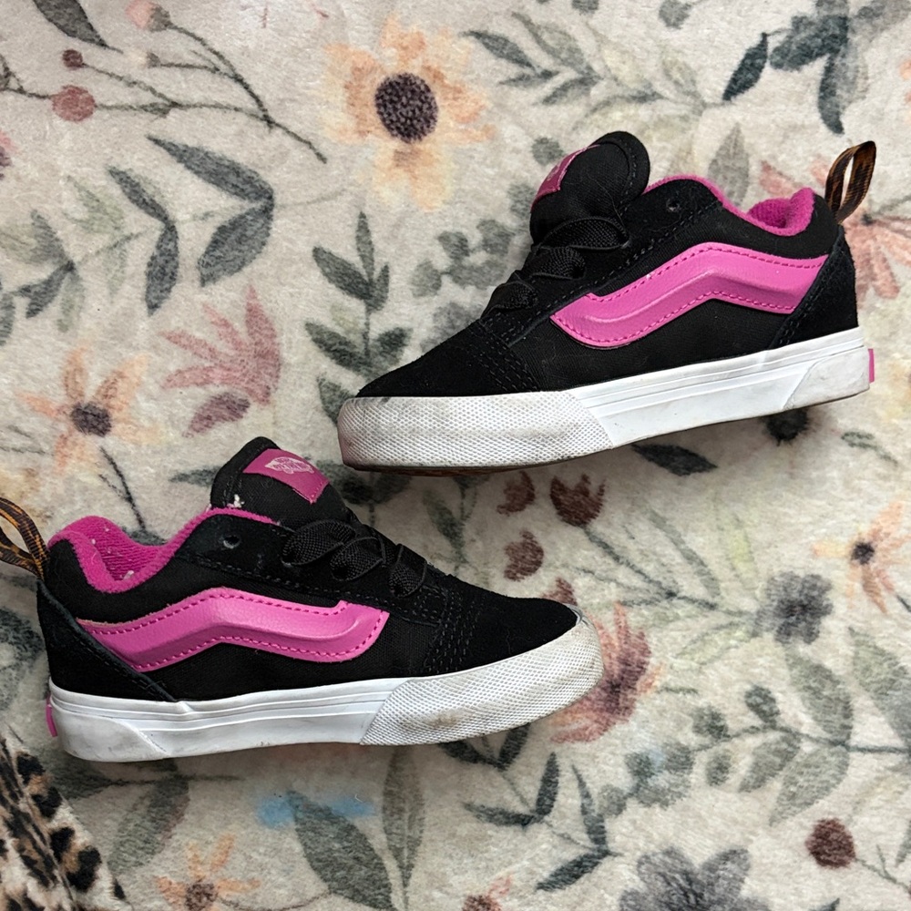 Vans Kids Black & Pink Low-Top Skate Sneakers